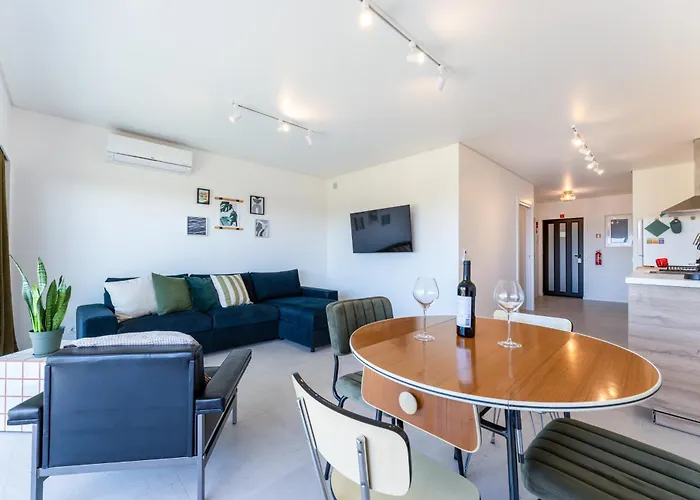 Apartamento Tasteful 1 Bdr Flat W/balcony & Pool By Lovelystay Quarteira