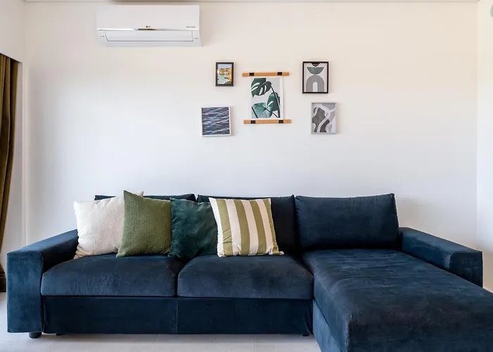 Tasteful 1 Bdr Flat W/balcony & Pool By Lovelystay