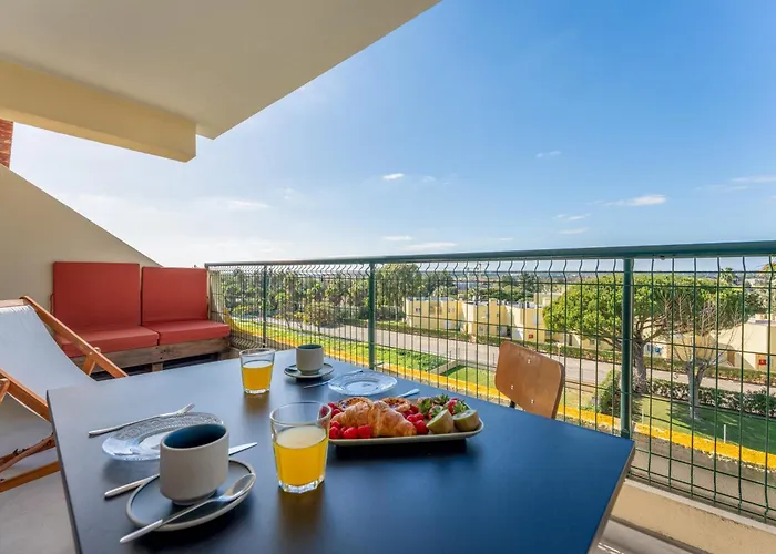 Tasteful 1 Bdr Flat W/balcony & Pool By Lovelystay Apartamento
