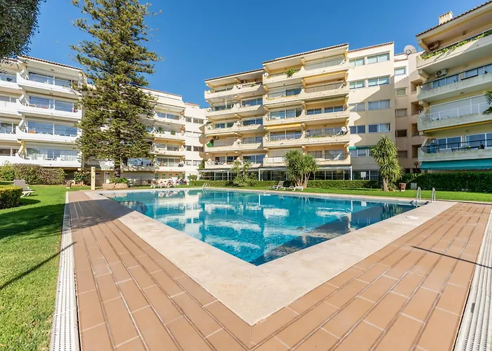 Tasteful 1 Bdr Flat W/balcony & Pool By Lovelystay Apartamento Quarteira