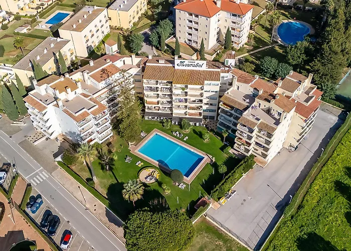 Tasteful 1 Bdr Flat W/balcony & Pool By Lovelystay Apartamento Quarteira