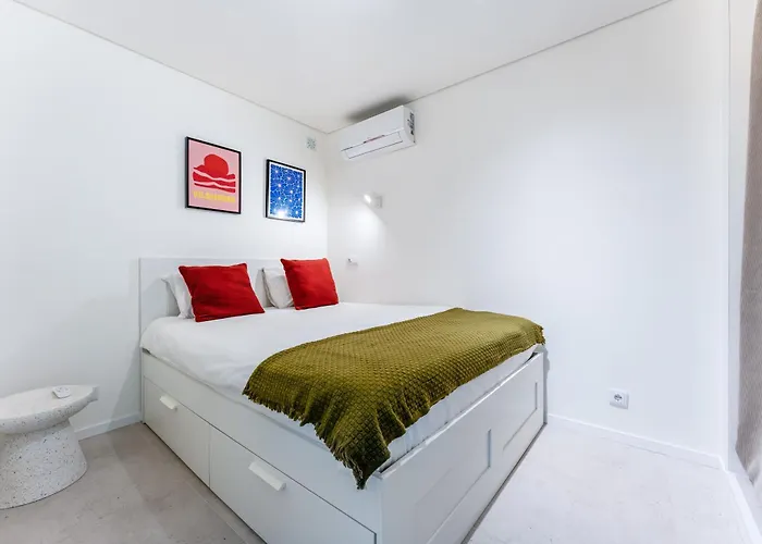 Tasteful 1 Bdr Flat W/balcony & Pool By Lovelystay * Quarteira