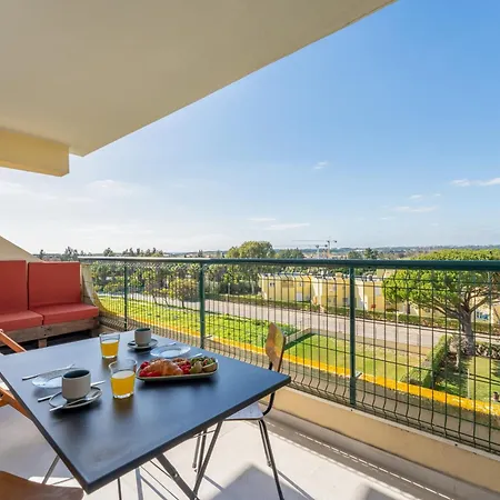 Tasteful 1 Bdr Flat W/balcony & Pool By Lovelystay * Quarteira