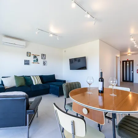 Apartment Tasteful 1 Bdr Flat W/balcony & Pool By Lovelystay Quarteira