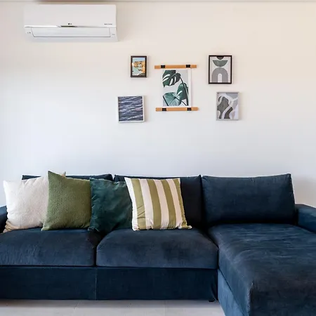 Tasteful 1 Bdr Flat W/balcony & Pool By Lovelystay