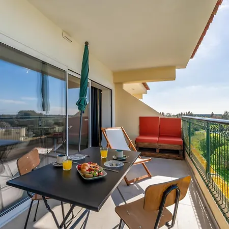 Tasteful 1 Bdr Flat W/balcony & Pool By Lovelystay *
