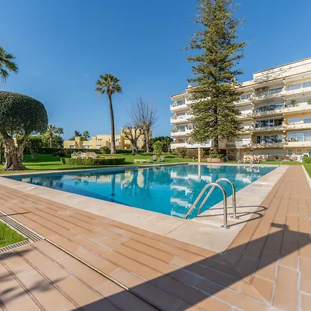Apartment Tasteful 1 Bdr Flat W/balcony & Pool By Lovelystay *