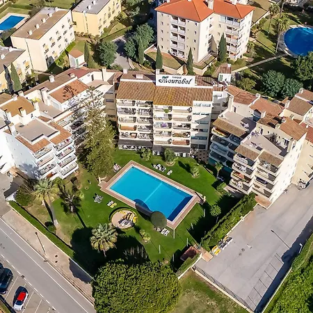 Tasteful 1 Bdr Flat W/balcony & Pool By Lovelystay Lägenhet Quarteira